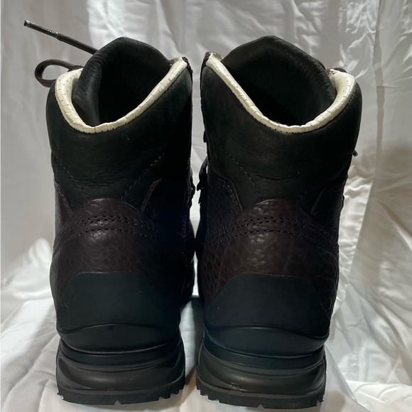 Han Wag Lhasa II women’s boots chestnut/asphalt only worn inside. NWOT - Picture 3 of 5